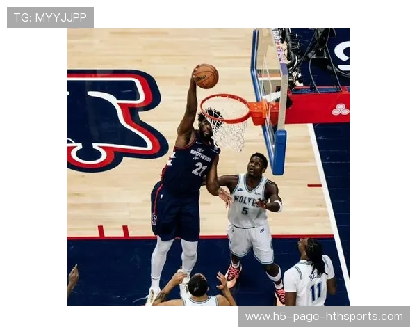 唐斯转身挑篮打板命中，森林狼占住禁区优势